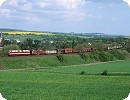 [EBM 228 742 mit einem stattlichen Güterzug auf dem Weg nach Gerolstein]