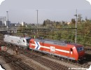 [Hupac ES 64 U2-102 und 145 CL-014 der HGK warten in Basel auf den Zug aus Italien]