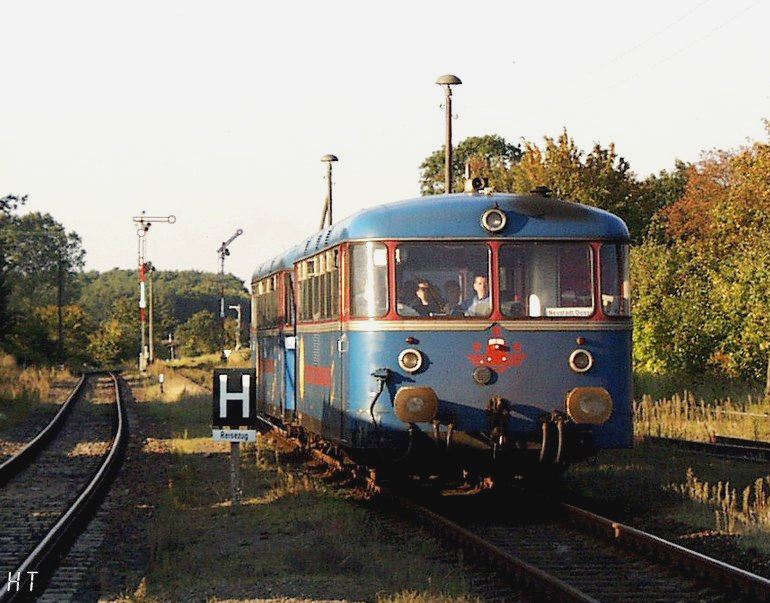 [Ganzlin 23.09.2000: Ausfahrt Richtung Güstrow, das letzte Mal "Freie Fahrt"?]