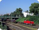 [Die HRS-Mietlok mit dem Flügelzug zum Skandinavienkai in Lübeck Hbf.]