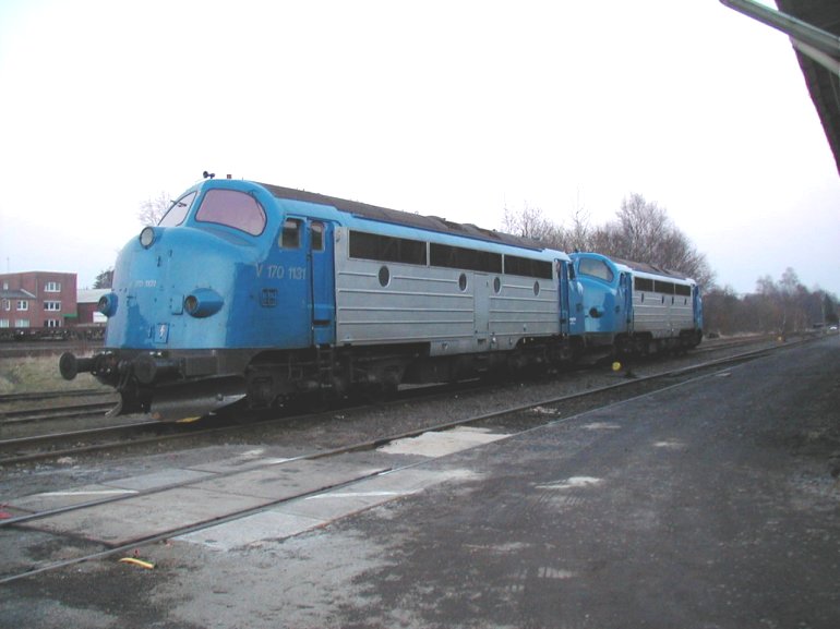 [NEG V170 1131 und 1127 am 05.03.2001 in Bremervörde]